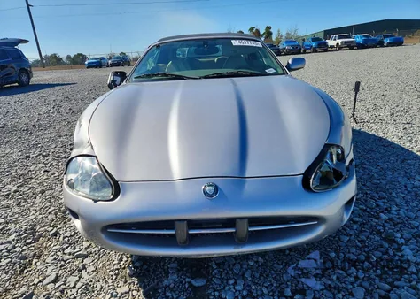 2000 Jaguar Xk8 z USA, uszkodzony, nr VIN SAJJA42C2YNA01833